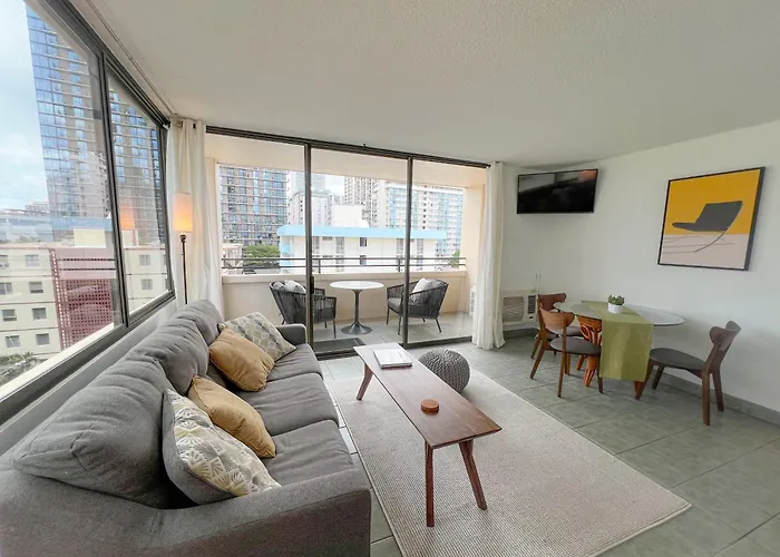 Serene Waikiki Skytower 1-Bedroom Condo