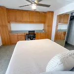 Serene Waikiki Skytower 1-Bedroom Condo
